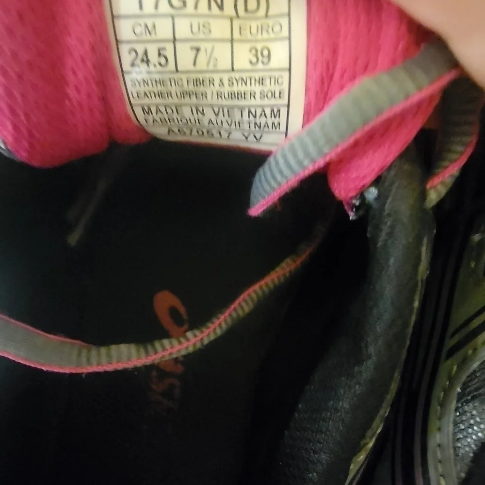 Asics Gel Venture  women's size 7.5 running, walking,training, comfortable. - Picture 9 of 9